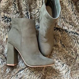 Shoedazzle Olive green booties